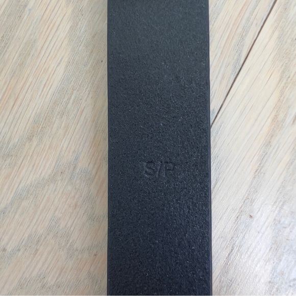 Frame Twist Buckle Leather Belt in Black NWOT main image 5